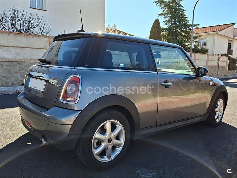 Usado Mini Cooper D 110 CV (80 kW) 2010 Gris / plata Utilitario