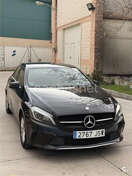 Usado Mercedes A180 Style 109 CV (80 kW) 2016 Negro Berlina