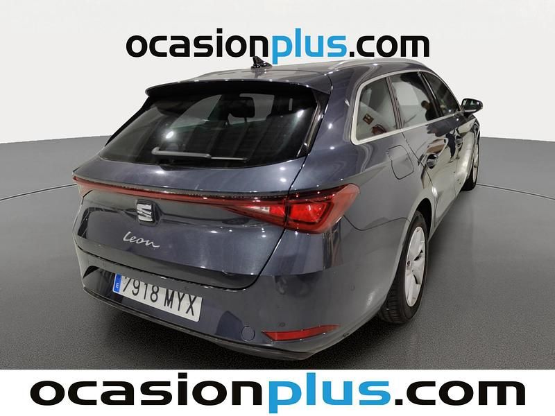 Usado Seat Leon Style 116 CV (85 kW) 2025 Gris Familiar