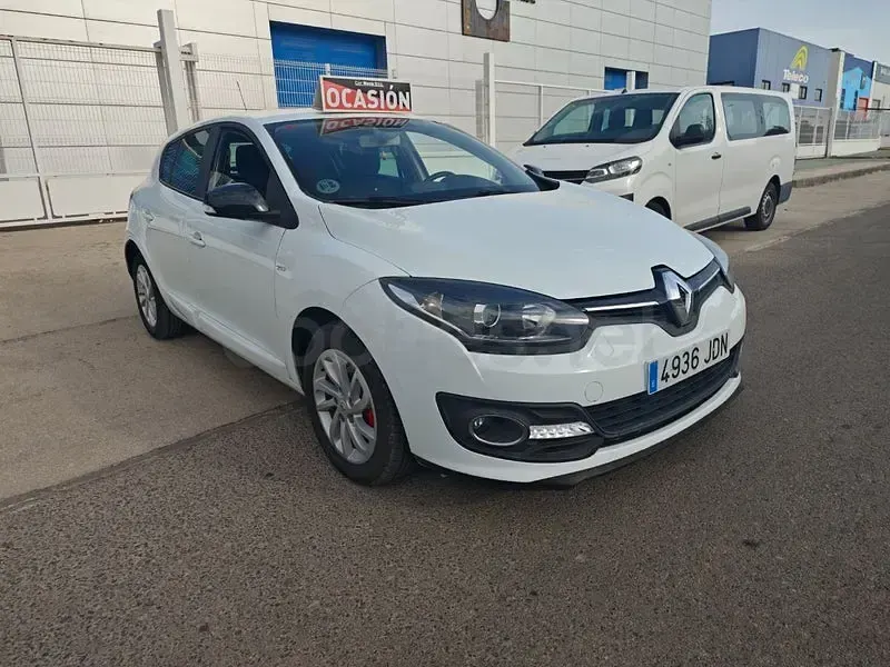 Usado Renault Mégane III Zen 110 CV (80 kW) 2016 Blanco Berlina