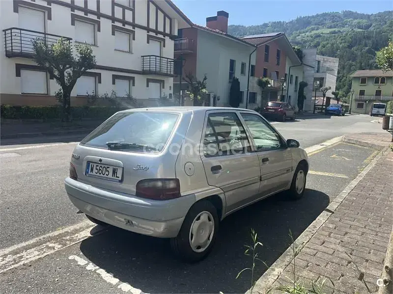 Käytetty Citroën Saxo 58 HP (42 kW) 1998 Harmaa Viistoperä