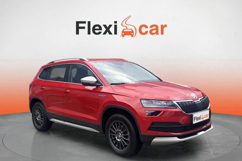 Rojo Usado 2020 Skoda Karoq SUV | 18.290 € (Precio justo) - Imagen 1/4