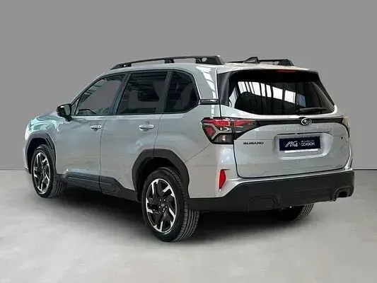 Usado Subaru Forester 153 CV (112 kW) 2026 Gris / plata SUV