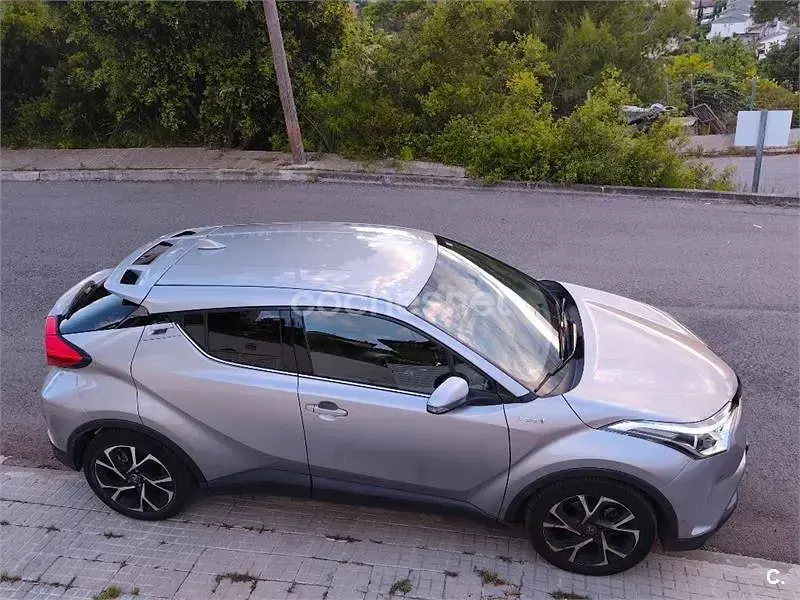 Begagnad Toyota C-HR Advance 122 HK (89 kW) 2019 Grå SUV
