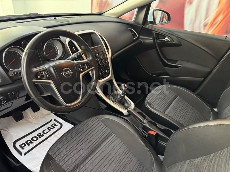 Usado Opel Astra Selective 110 CV (80 kW) 2015 Blanco Familiar