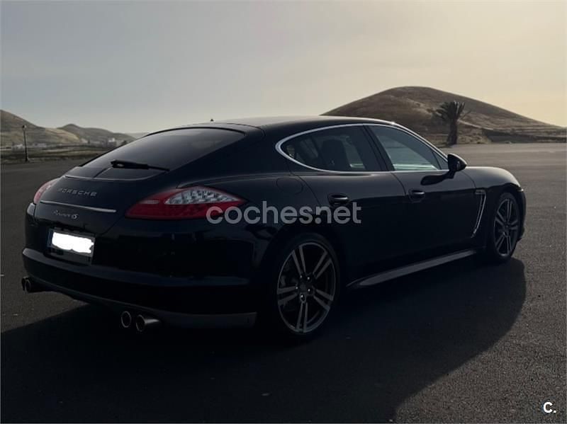 Begagnad Porsche Panamera 400 HK (294 kW) 2011 Svart Halvkombi