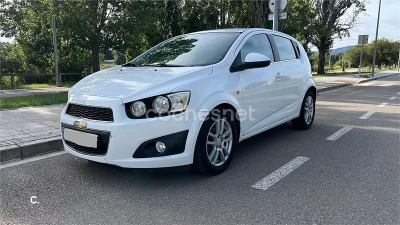 Blanco Usado 2013 Chevrolet Aveo LTZ Berlina | 5350 € (Precio justo) - Imagen 1/4