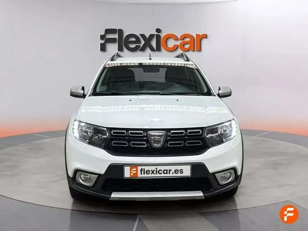 Usado Dacia Sandero Stepway Ambiance 90 CV (66 kW) 2018 Blanco Utilitario