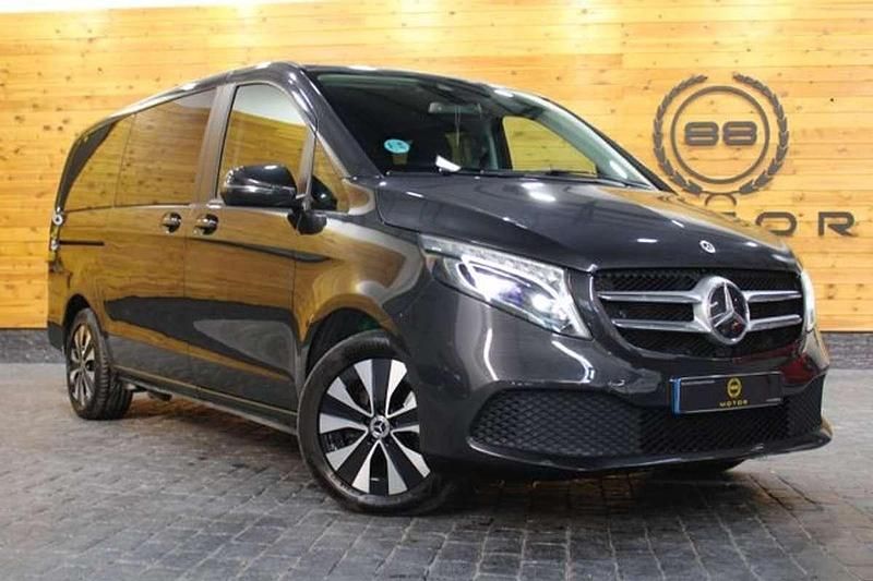 Gris Usado 2022 Mercedes V220 Avantgarde Monovolumen | 49.970 € (Precio justo) - Imagen 1/4
