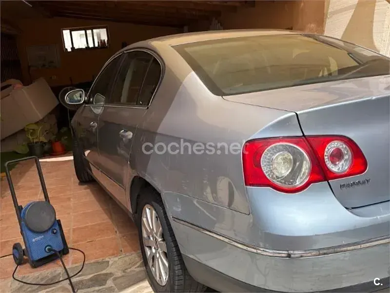 Usado VW Passat Advance 140 CV (102 kW) 2006 Gris / plata Berlina