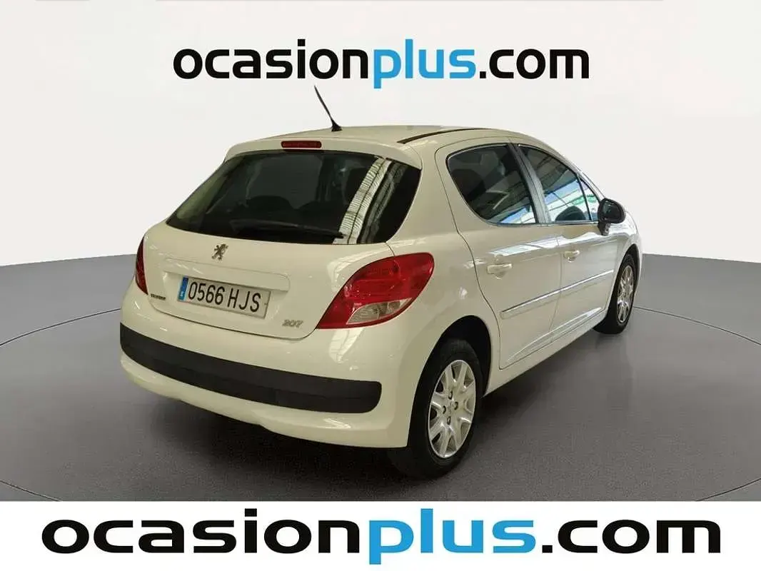 Usado Peugeot 207 Business-Line 70 CV (51 kW) 2012 Blanco Utilitario