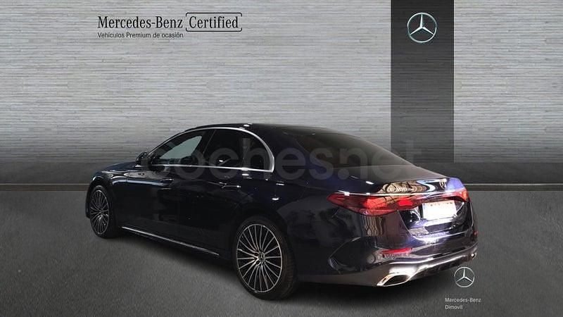 Usado Mercedes E300 313 CV (230 kW) 2024 Azul Familiar
