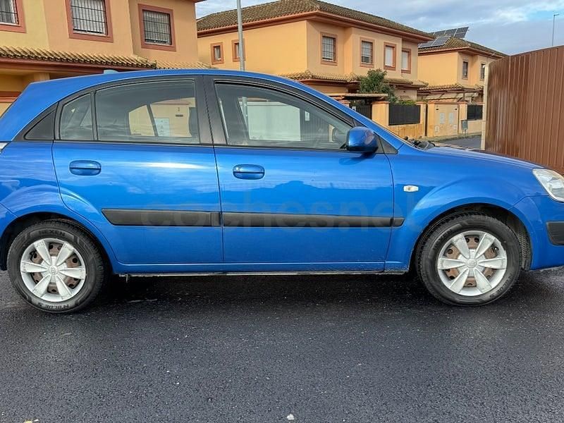 Usado Kia Rio EX 110 CV (80 kW) 2006 Azul Berlina