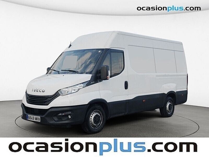 Blanco Usado 2023 Iveco Daily Berlina | 26.537 € (Precio justo) - Imagen 1/4