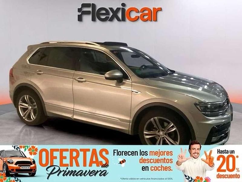 Usado VW Tiguan Sportline 150 CV (110 kW) 2019 Gris SUV