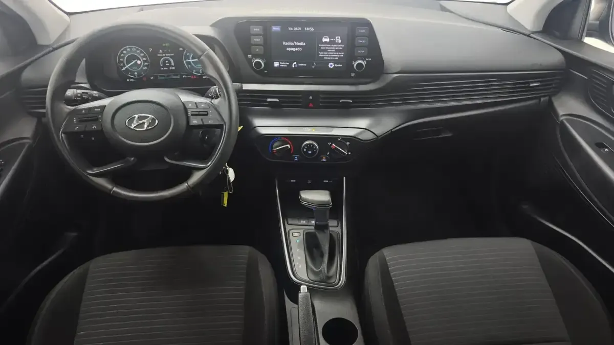 Usado Hyundai i20 101 CV (74 kW) 2022 Gris Utilitario