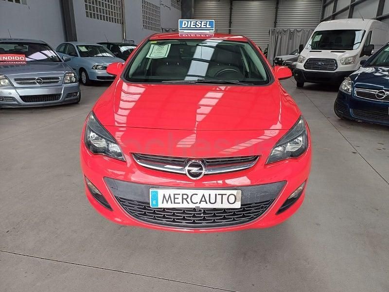 Usado Opel Astra Selective 110 CV (80 kW) 2015 Rojo Berlina