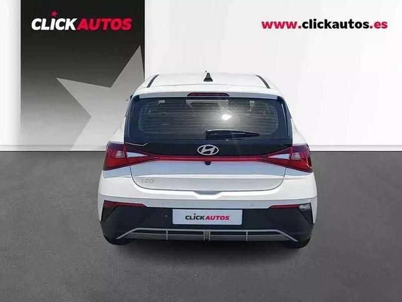 Usado Hyundai i20 79 CV (58 kW) 2025 Blanco Utilitario