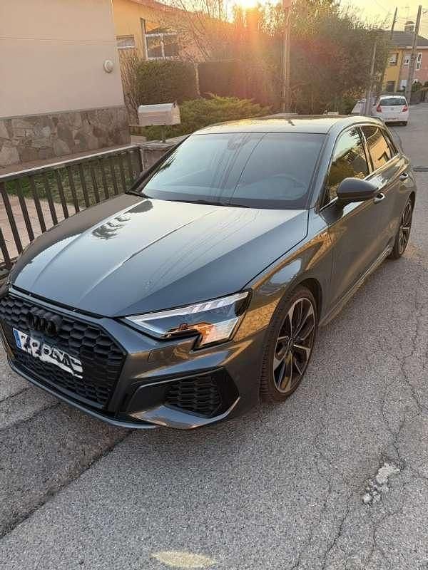 Usado Audi A3 Sportback Premium 150 CV (110 kW) 2022 Gris Utilitario