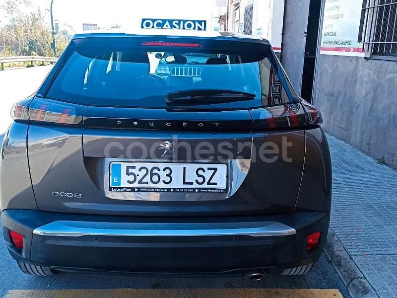 Usado Peugeot 2008 Active 110 CV (80 kW) 2021 Gris / plata SUV