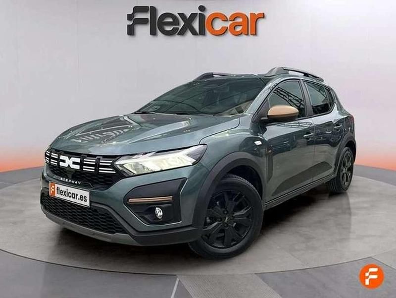Usado Dacia Sandero Extreme 110 CV (80 kW) 2025 Verde Utilitario