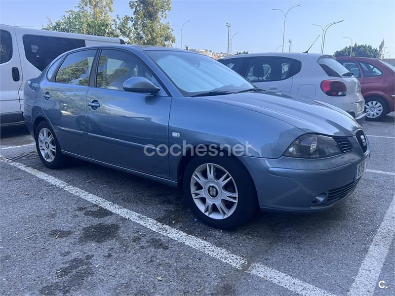 Usado Seat Cordoba Sport 110 CV (80 kW) 2002 Verde Familiar