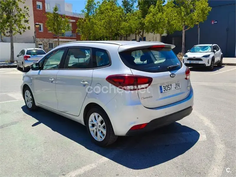 Usado Kia Carens 115 CV (84 kW) 2017 Blanco Monovolumen