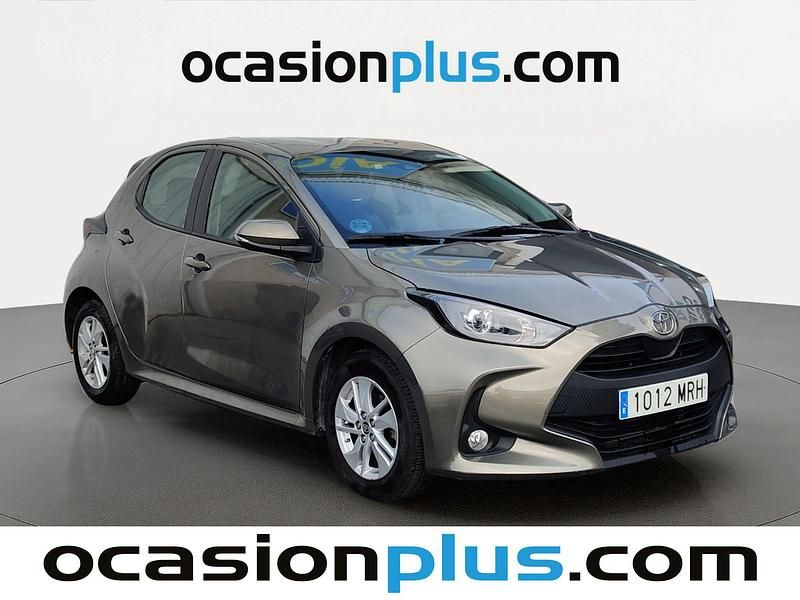 Usado Toyota Yaris Edition 125 CV (91 kW) 2024 Marrón Utilitario