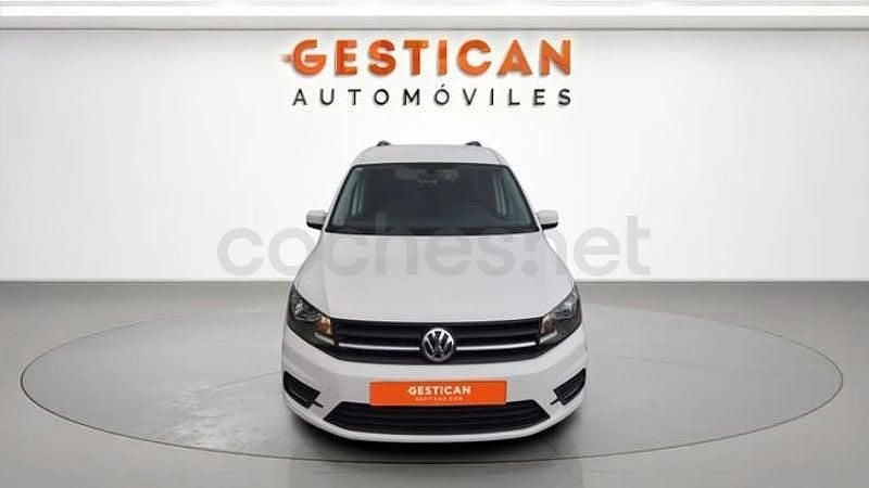 Usado VW Caddy Maxi Trendline 131 CV (96 kW) 2021 Blanco Monovolumen