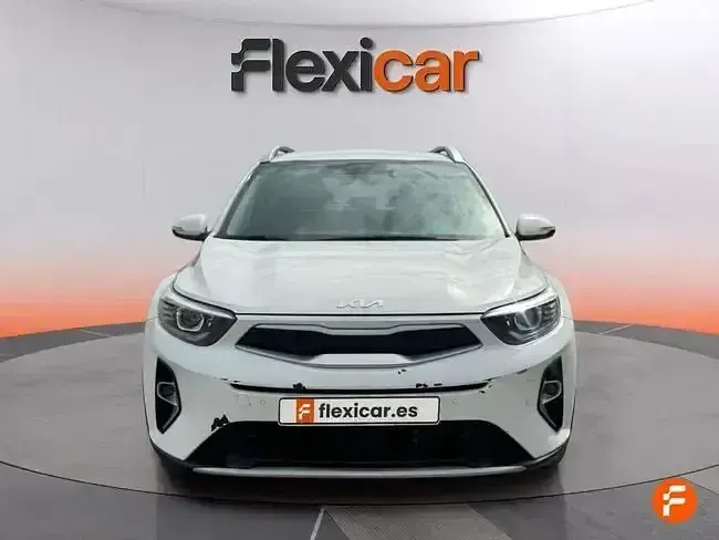 Usado Kia Stonic 100 CV (73 kW) 2022 Blanco SUV