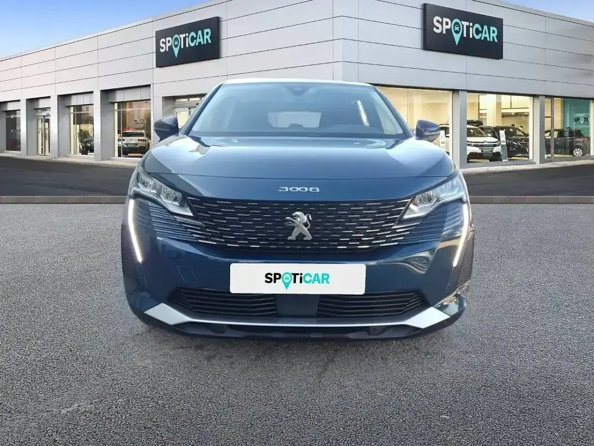 Usado Peugeot 3008 Style 130 CV (95 kW) 2022 Azul SUV