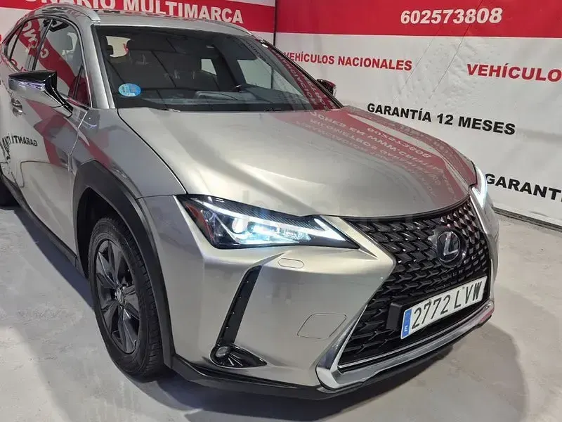Usado Lexus UX Business Edition 184 CV (135 kW) 2022 Gris / plata SUV