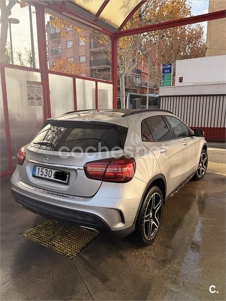 Usado Mercedes GLA180 122 CV (89 kW) 2017 Gris / plata SUV