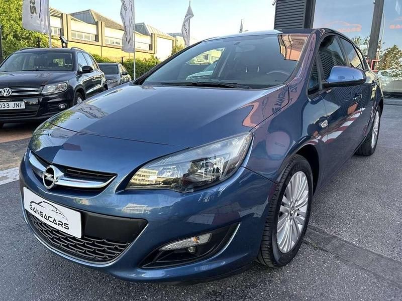 Usado Opel Astra Selective 110 HP (80 kW) 2015 Azul Citadino