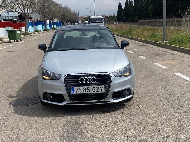 Usado Audi A1 Attraction 105 CV (77 kW) 2010 Gris / plata Utilitario