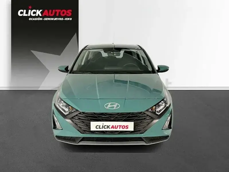 Usado Hyundai i20 84 CV (61 kW) 2024 Verde Utilitario