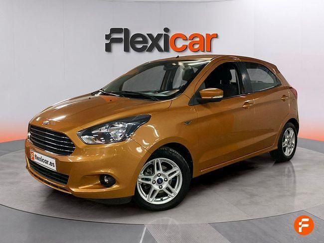Usado Ford Ka Ultimate 85 CV (62 kW) 2018 Naranja Berlina