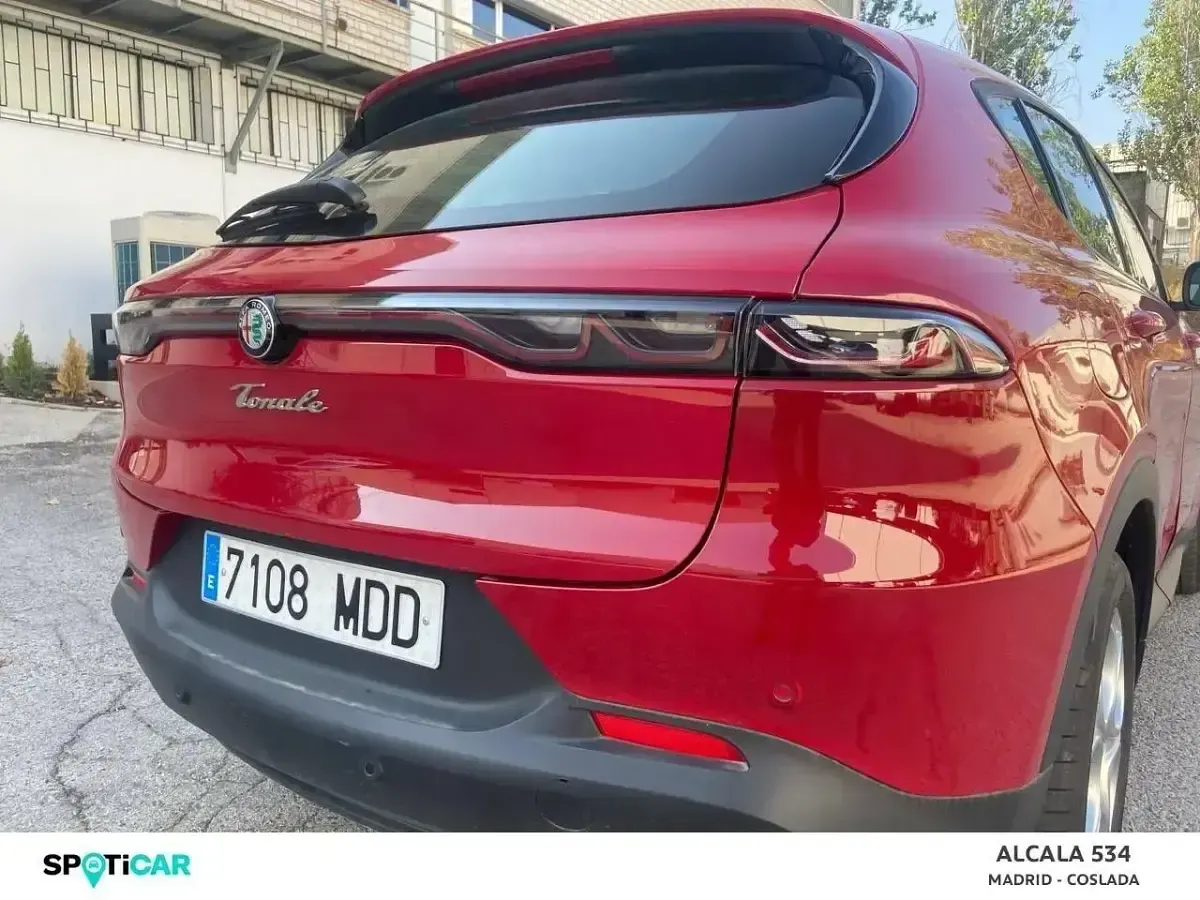 Usado Alfa Romeo Tonale Sprint 130 CV (95 kW) 2022 Rojo SUV
