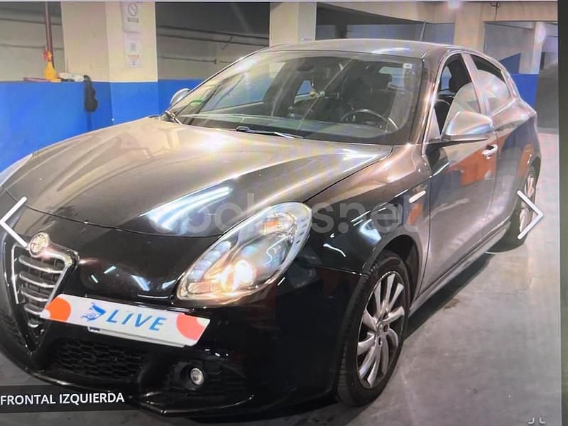 Negro Usado 2012 Alfa Romeo Giulietta Distinctive Utilitario | 9990 € - Imagen 1/4