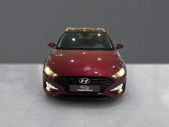Usado Hyundai i30 119 CV (87 kW) 2022 Rojo