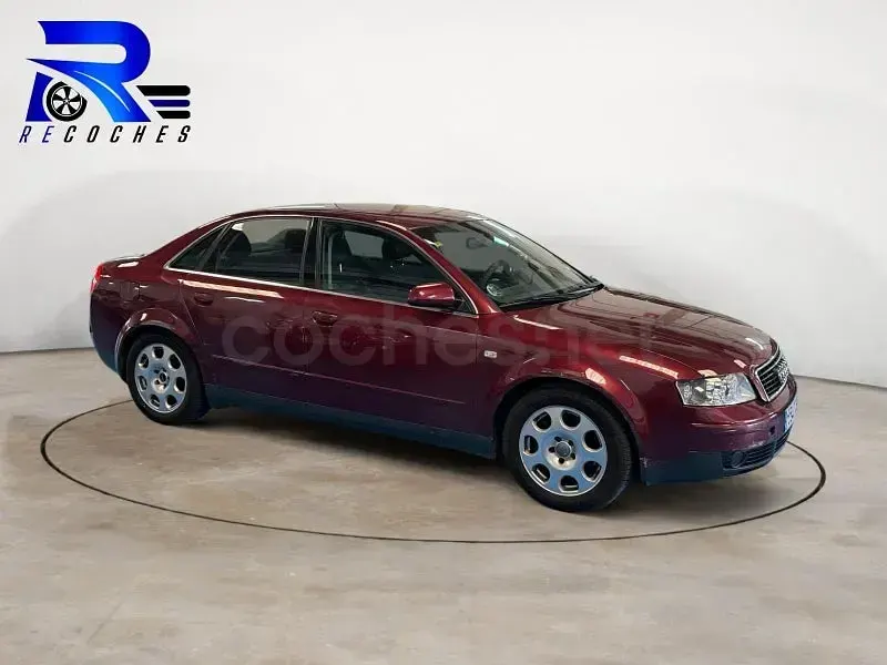 Usado Audi A4 163 CV (119 kW) 2004 Rojo Familiar