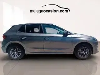 Usado Skoda Fabia Selection 95 CV (69 kW) 2025 Gris Utilitario