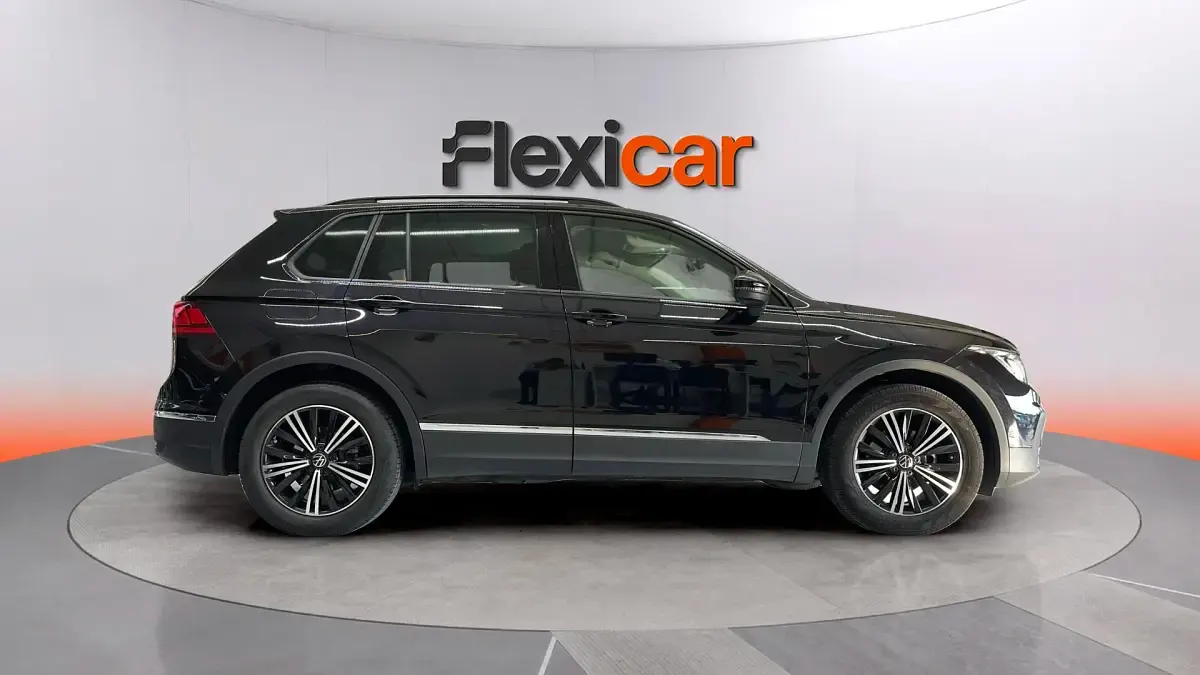 Usado VW Tiguan Life 150 CV (110 kW) 2021 Negro SUV
