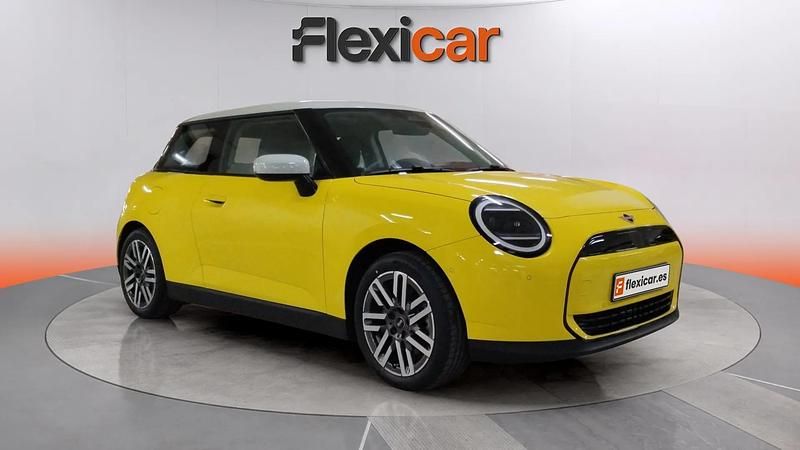 Nuevo Mini Cooper 136 kW (186 CV) 2025 Amarillo Utilitario