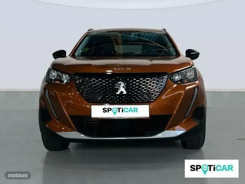 Usado Peugeot 2008 Allure 130 CV (95 kW) 2022 Naranja SUV