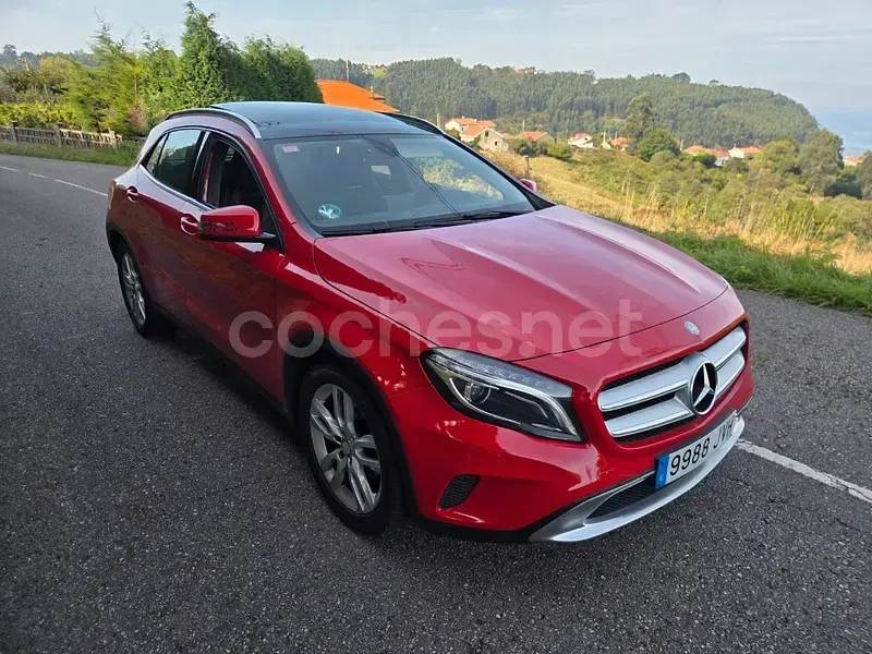 Usado Mercedes GLA200 136 CV (100 kW) 2017 Rojo SUV