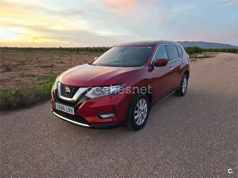 Usado Nissan X-Trail Acenta 150 CV (110 kW) 2021 Granate SUV