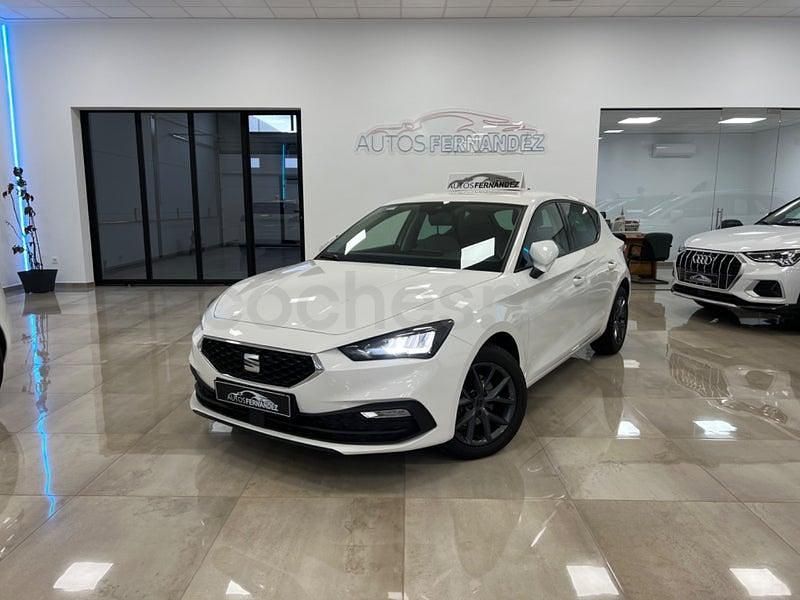 Usado Seat Leon Style 115 CV (84 kW) 2021 Blanco Berlina