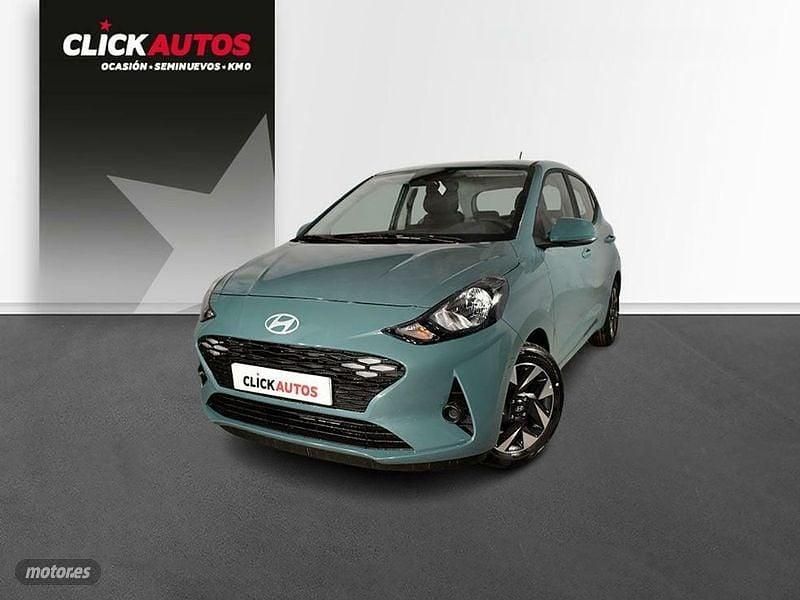 Verde Usado 2024 Hyundai i10 Utilitario | 13.850 € (Precio justo) - Imagen 1/4