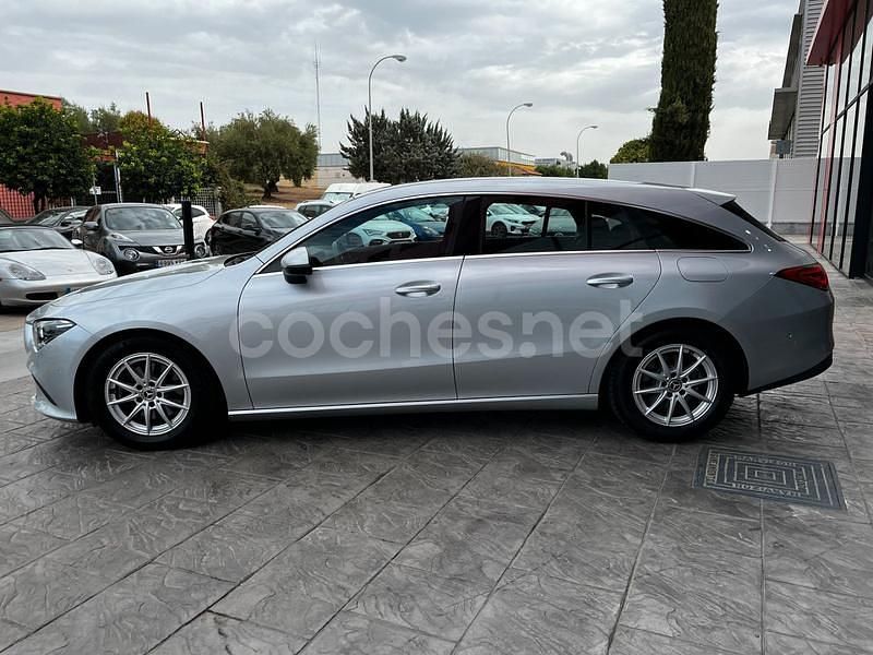 Usado Mercedes CLA200 Shooting Brake 150 CV (110 kW) 2020 Gris / plata Familiar